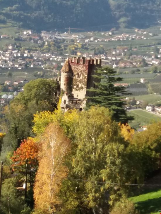 Tirolo Bolzano  Castel Fontana  